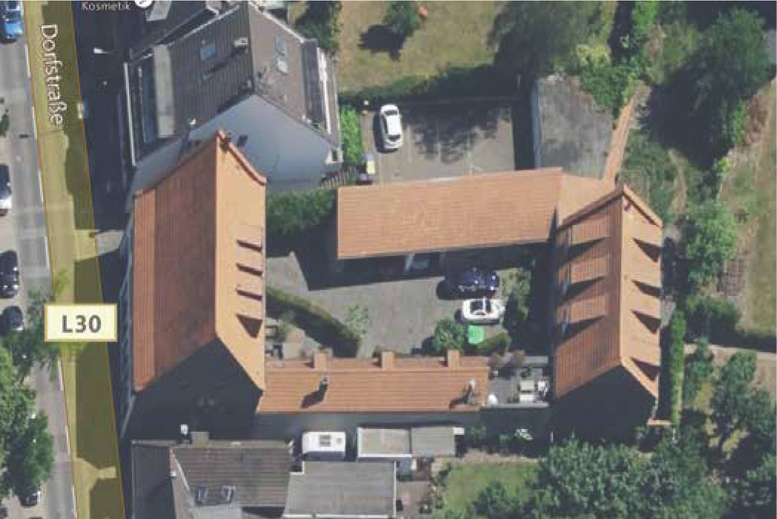 Denkmalschutz stehende ehemalige Hofanlage, bestehend aus 3 Wohnungen, Nebengebäude und Carport in Dorfstraße 51, 40667 Meerbusch, Büderich - Bild 2