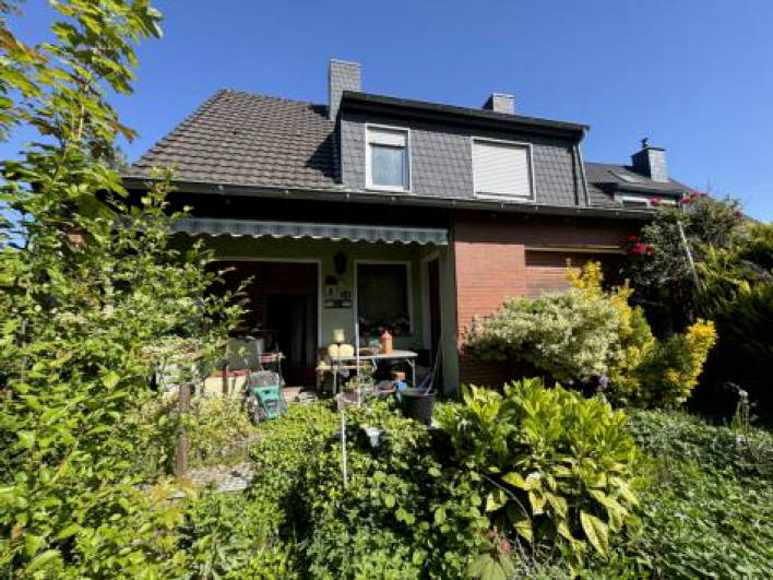 Garage, Doppelhaushälfte in Porschestraße 8, 41462 Neuss - Bild 3