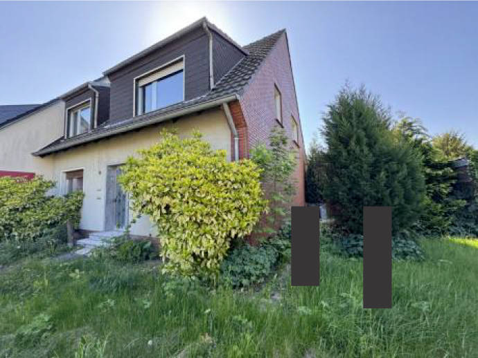 Garage, Doppelhaushälfte in Porschestraße 8, 41462 Neuss