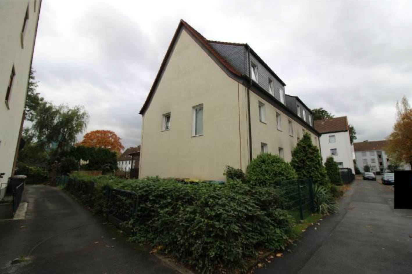 Mehrfamilienhaus, vollständig unterkellertes zweigeschossiges Mehrfamilienhaus, DG zu Wohnzwecken ausgebaut, insgesamt 9 Wohnungen,  Objekt zum Wertermittlungsstichtag vollständig vermietet in Im Spannenkamp 10, 45770 Marl, Hüls-Nord - Bild 2