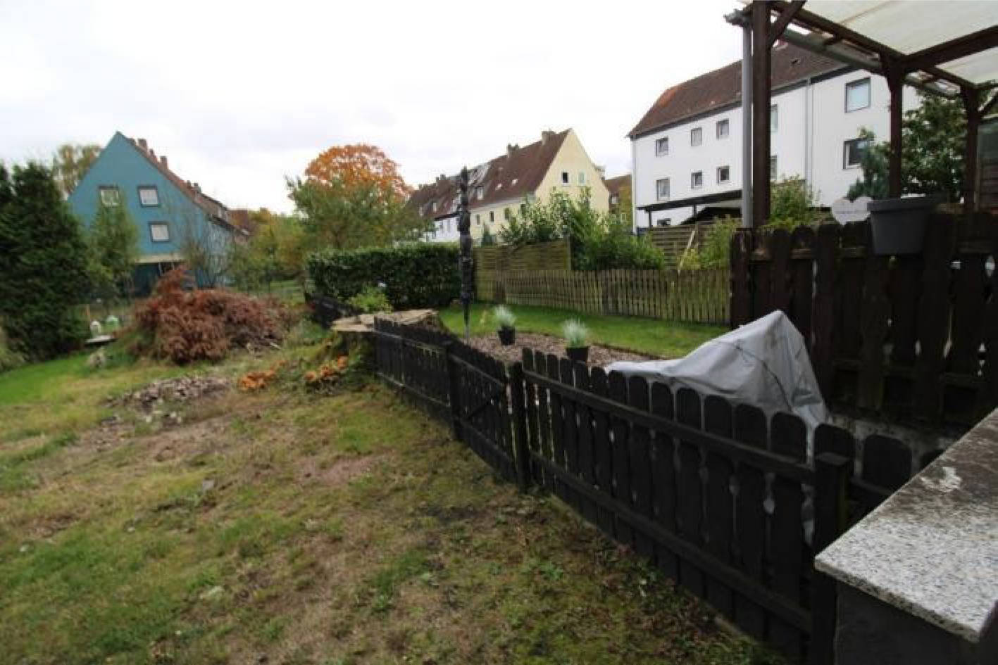 Mehrfamilienhaus, vollständig unterkellertes zweigeschossiges Mehrfamilienhaus, DG zu Wohnzwecken ausgebaut, insgesamt 9 Wohnungen,  Objekt zum Wertermittlungsstichtag vollständig vermietet in Im Spannenkamp 10, 45770 Marl, Hüls-Nord