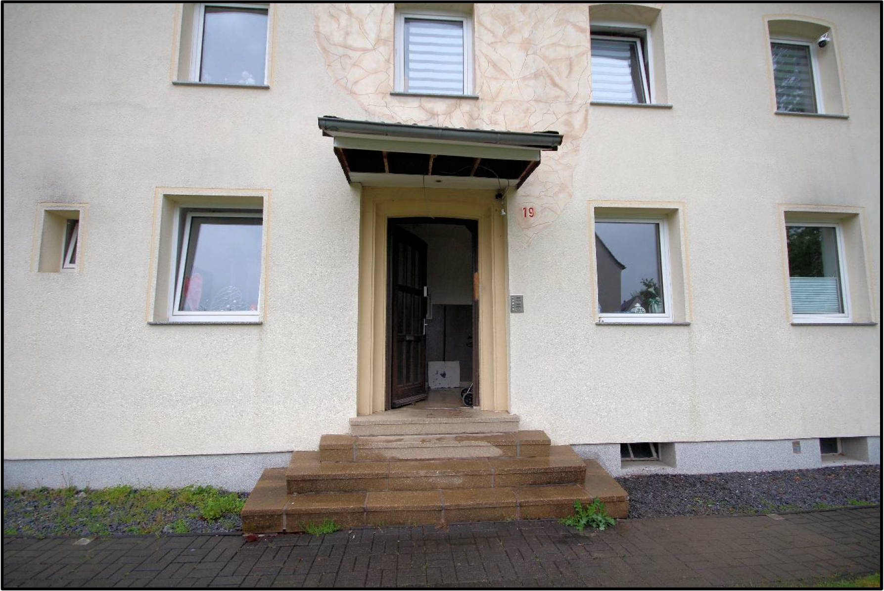 Mehrfamilienhaus, Carport, Gartengrundstück mit Gartenhaus, Pool, Pavillion in Bebelstraße 19, 45770 Marl, Drewer-Nord - Bild 2