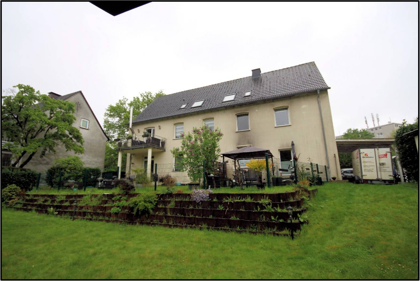 Mehrfamilienhaus, Carport, Gartengrundstück mit Gartenhaus, Pool, Pavillion in Bebelstraße 19, 45770 Marl, Drewer-Nord