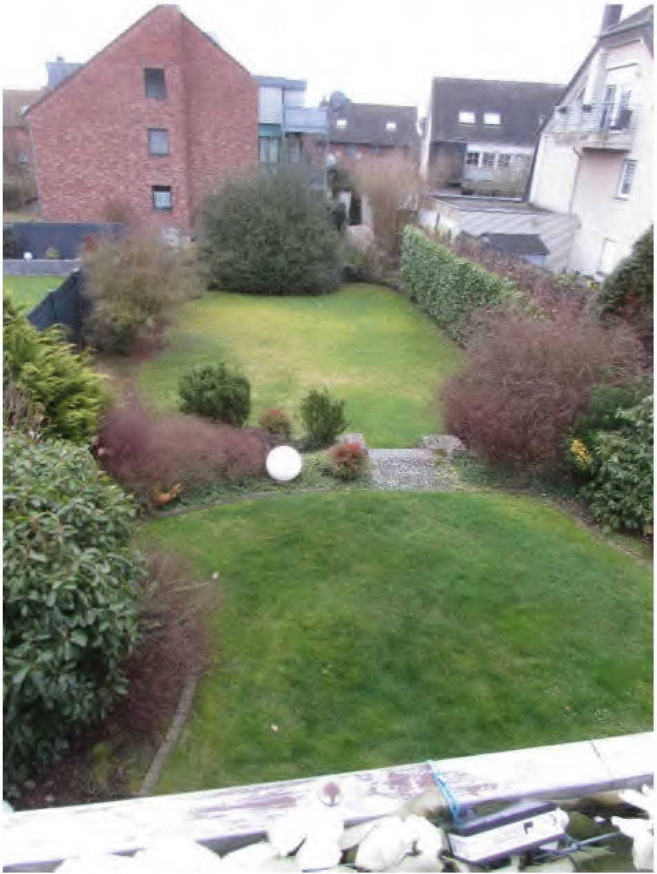 Kfz-Stellplatz, Eigentumswohnung (3 bis 4 Zimmer) in Vochemsweg 29, 50259 Pulheim, Brauweiler