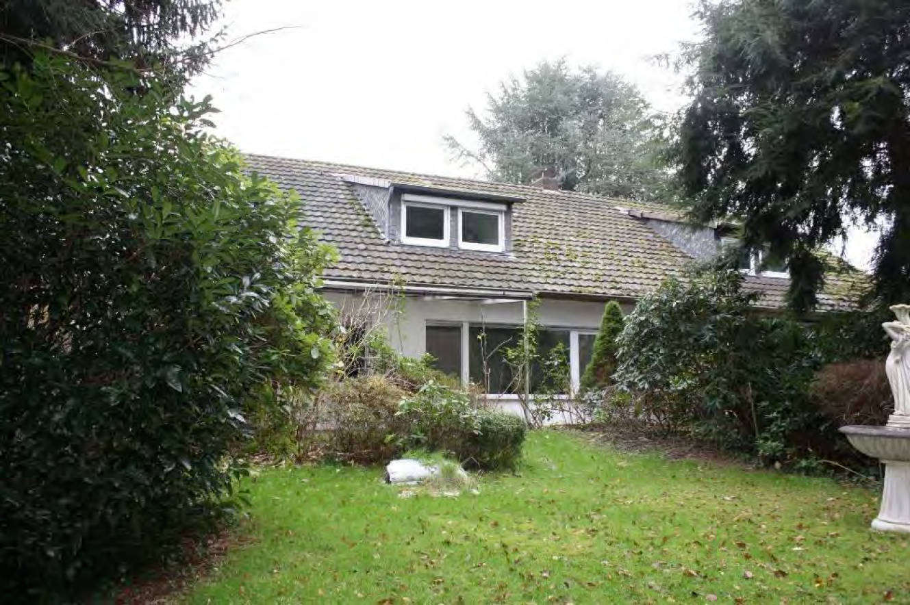 Zweifamilienhaus, Garage in Fichtenhain 3, 3A, 40885 Ratingen
