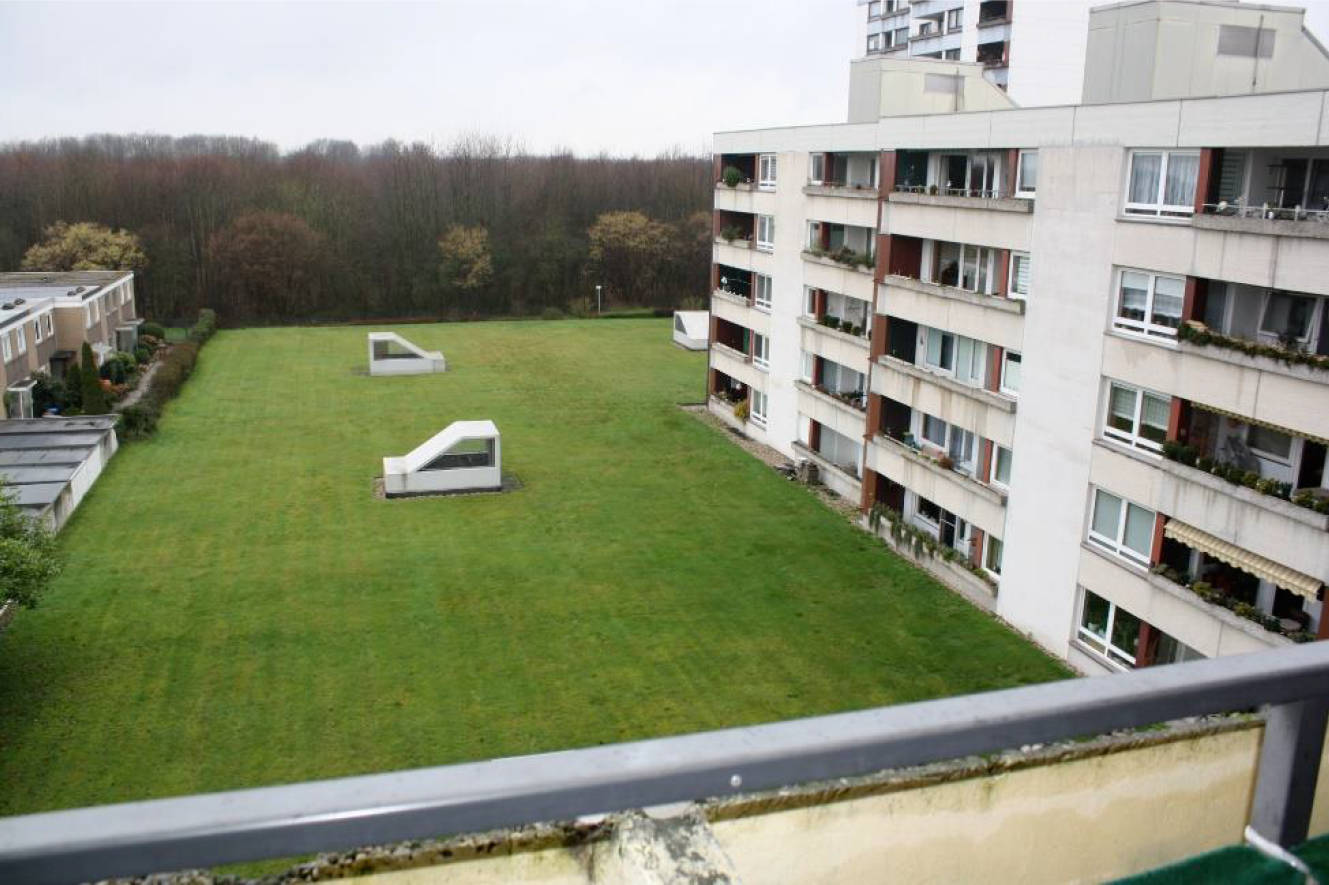 Kfz-Stellplatz (Tiefgarage), Eigentumswohnung (3 bis 4 Zimmer) in , 00000 - Bild 2