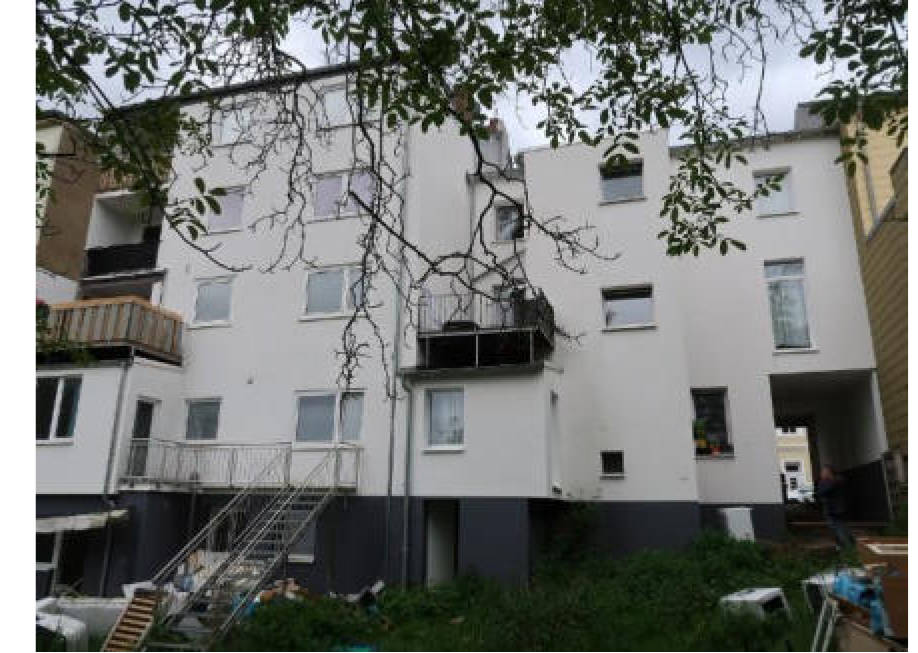 Mehrfamilienhaus, Reihenhaus, Es handelt sich um zwei mehrseitig angebaute unterkellerte Mehrfamilienhäuser. Die Häuser bilden eine wirtschaftliche Einheit. Es liegen in verschiedener Hinsicht Besonderheiten vor. in Aachener Straße 62-64, 52349 Düren, Düren - Bild 5