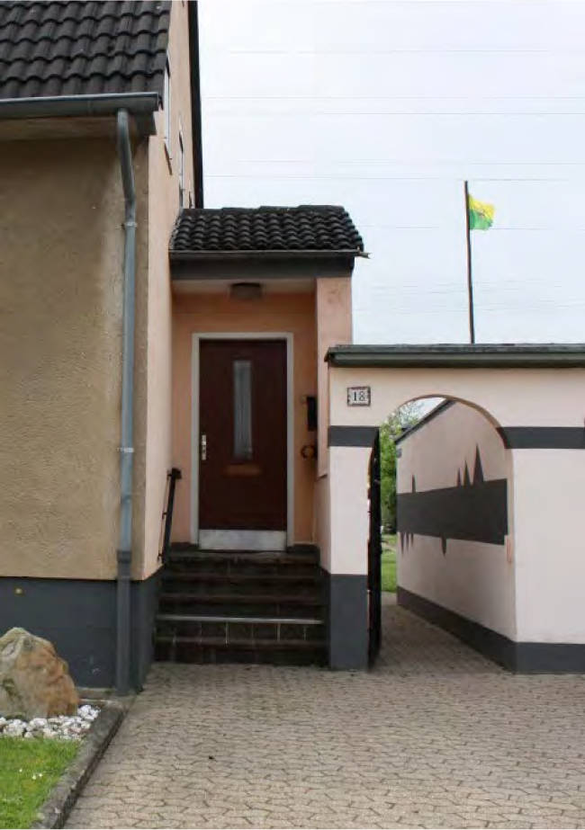 Zweifamilienhaus, Doppelhaushälfte in Raiffeisen-Str. 18, 00000 - Bild 2