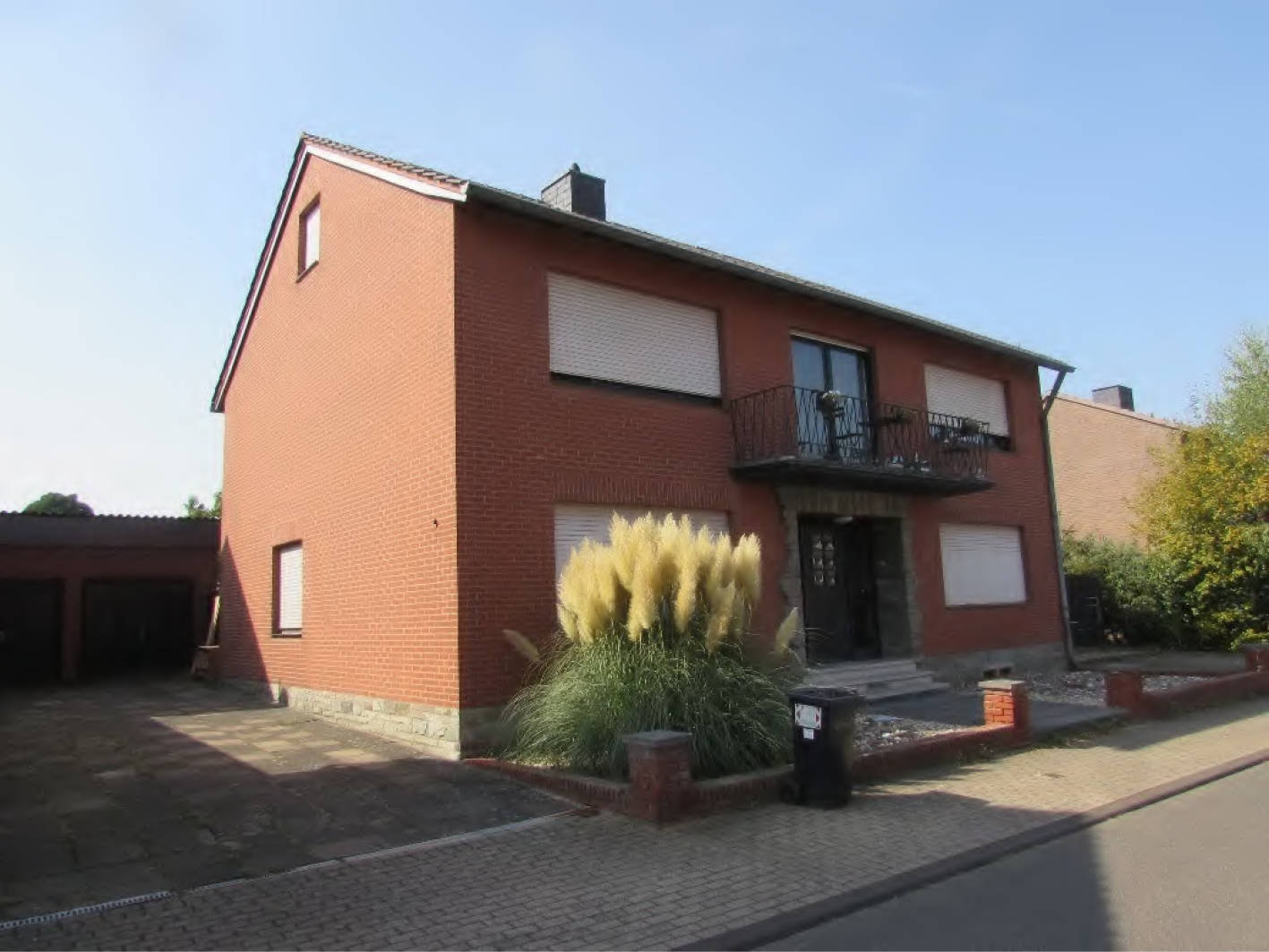 Zweifamilienhaus, Kfz-Stellplatz, Garage in Alfons-Keever-Straße 42, 52388 Nörvenich, Pingsheim