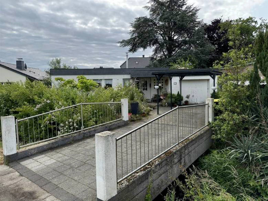 Garage, Einfamilienhaus in Dunantstraße 11, 52355 Düren, Rölsdorf - Bild 4