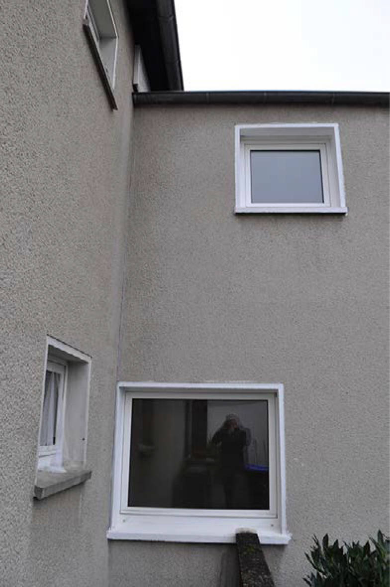 Kfz-Stellplatz, Mehrfamilienhaus, 3 Garagen in Ahornweg 31, 51469 Bergisch Gladbach, Heidkamp - Bild 2