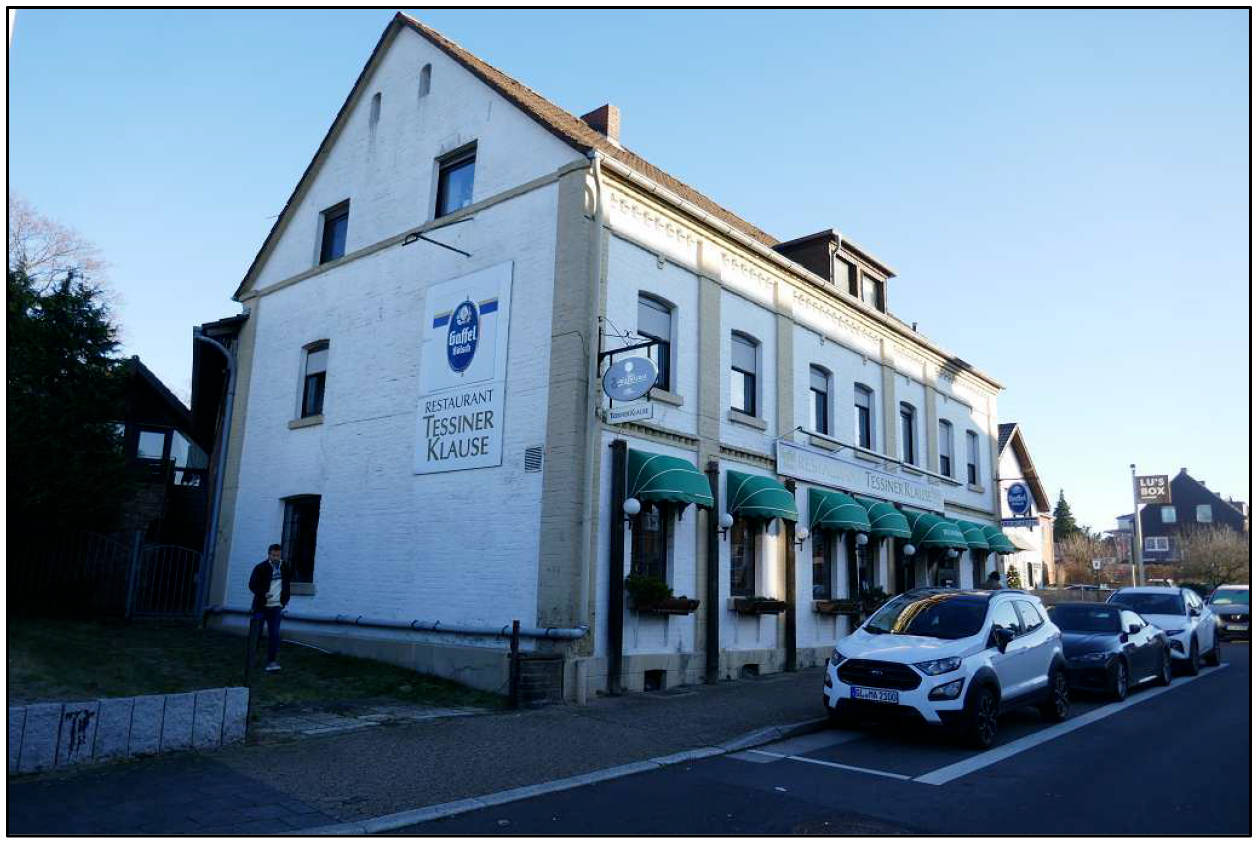 Wohn-/Geschäftshaus, Verkehrsfläche in Wipperfürther Straße 43, 51429 Bergisch Gladbach, Bensberg