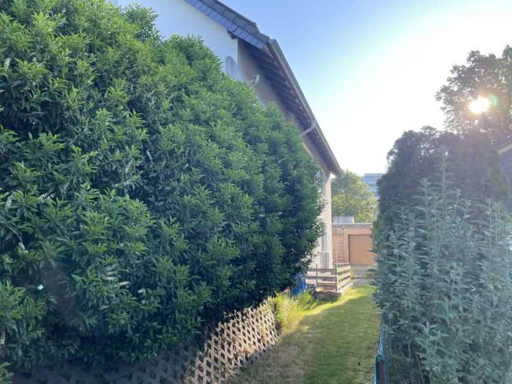 Wohn-/Geschäftshaus, Mehrfamilienhaus, Vierfamilienhaus mit 5 Pkw-Garagen in Friedrich-Offermann-Straße, 51429 Bergisch Gladbach, Kaule - Bild 3