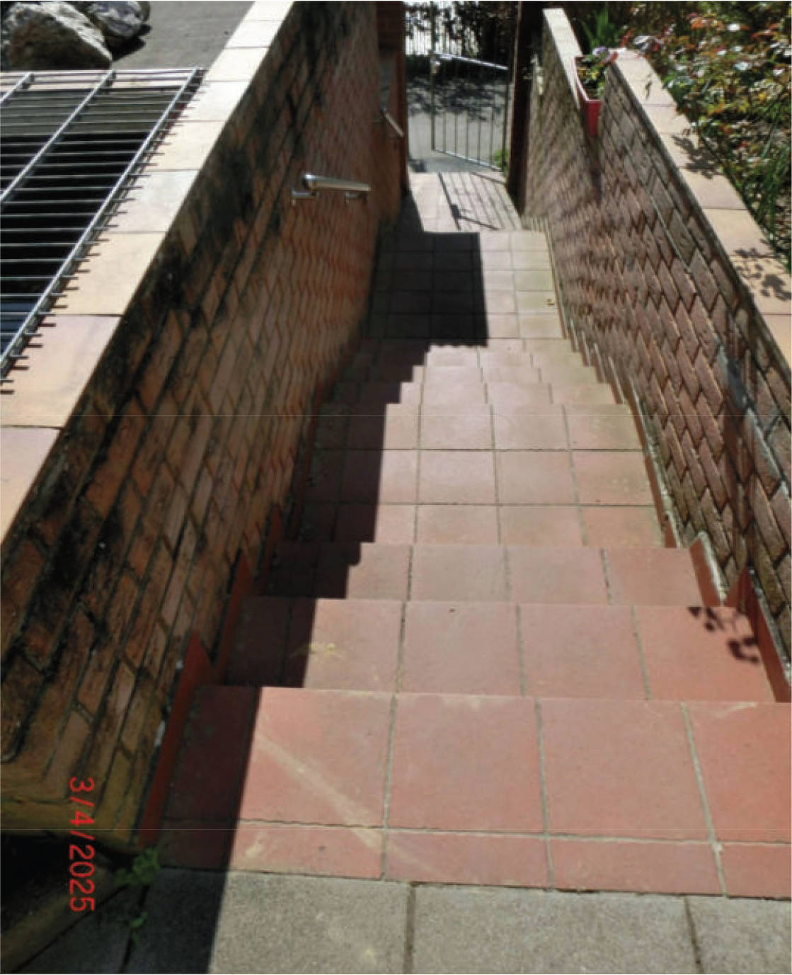 nordrheinwestpfalen 0042 K 0011/2025 Am Berg 25, 53773 Hennef, Bröl 11