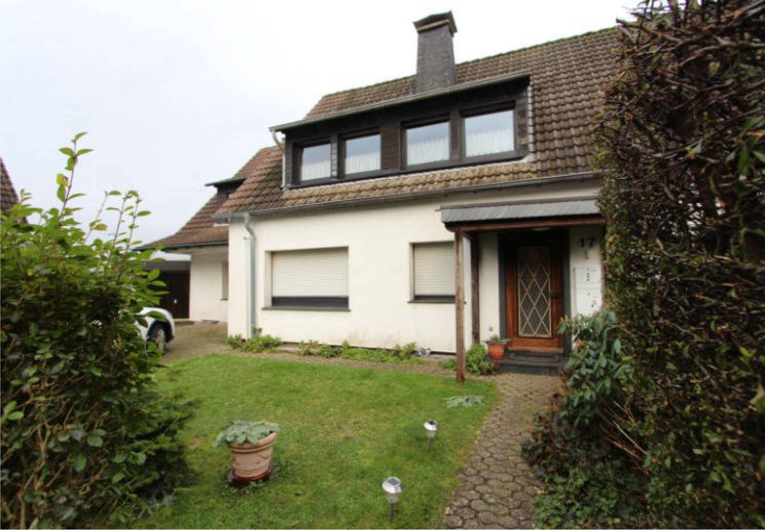 Garage, Mehrfamilienhaus in Wolfstall 17, 42799 Leichlingen, Witzhelden
