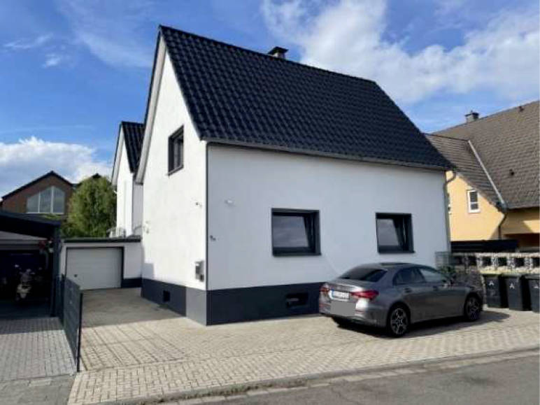 Eigentumswohnung (ab 5 Zimmer) in Zum Hühnerberg 9 a, 53844 Troisdorf, Müllekoven