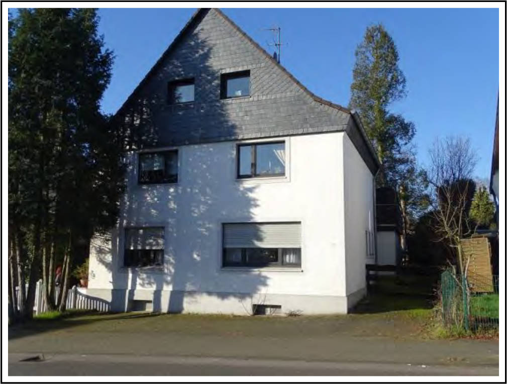 Garage, Kfz-Stellplatz, Zweifamilienhaus in Rothenberg 70, 42799 Leichlingen