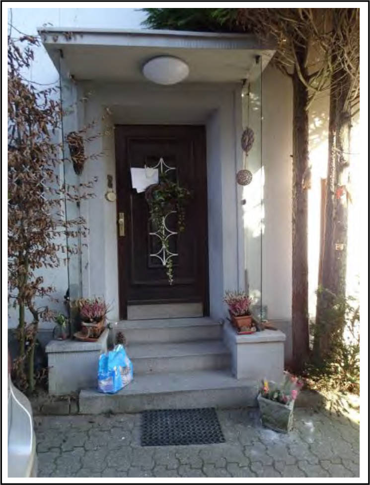 Garage, Kfz-Stellplatz, Zweifamilienhaus in Rothenberg 70, 42799 Leichlingen - Bild 4