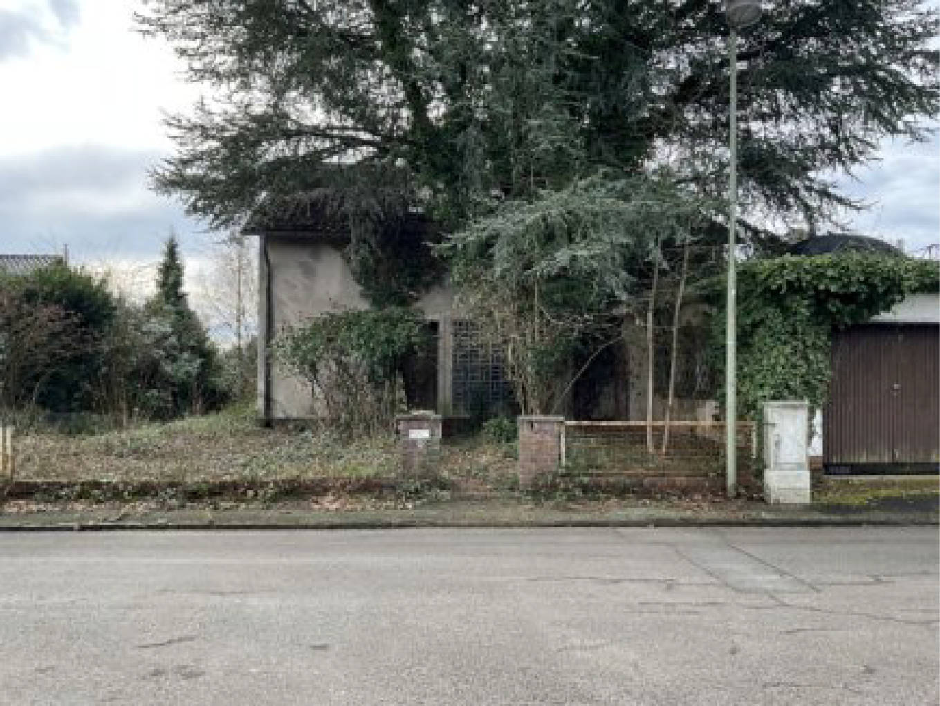 Garage, Einfamilienhaus in Am Jungholzkamp 31, 51399 Burscheid - Bild 2