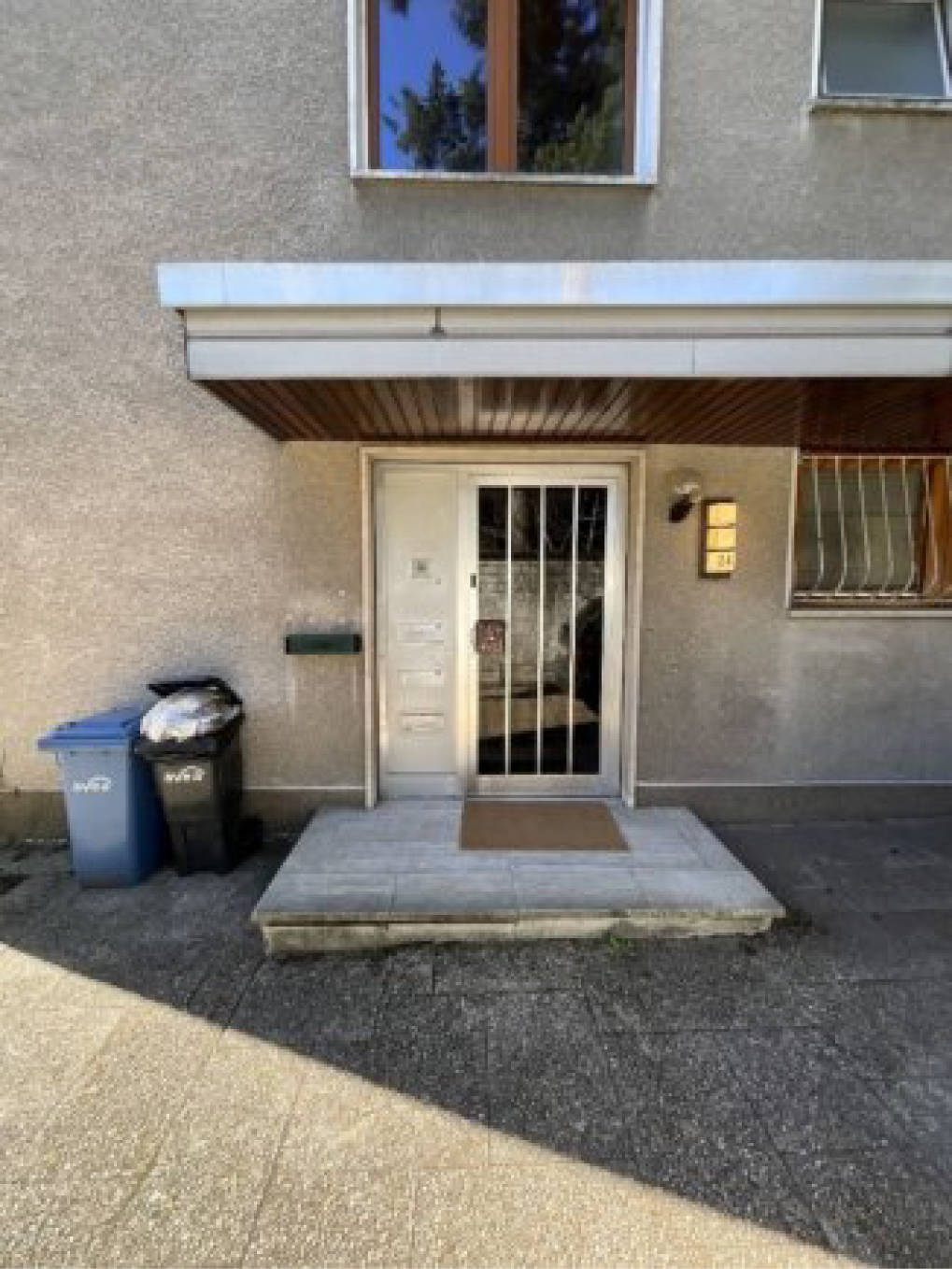 Zweifamilienhaus, Zweifamilienhaus, als Vierfamilienhaus genutzt, als Vierfamilienhaus genutzt in Gutenbergstraße 24, 51373 Leverkusen, Bürrig - Bild 2