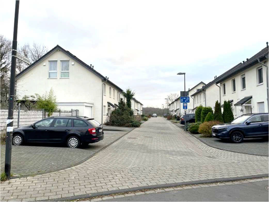 Einfamilienhaus, Doppelhaushälfte in Auf der Sauerweide 16, 53840 Troisdorf, Mitte - Bild 2