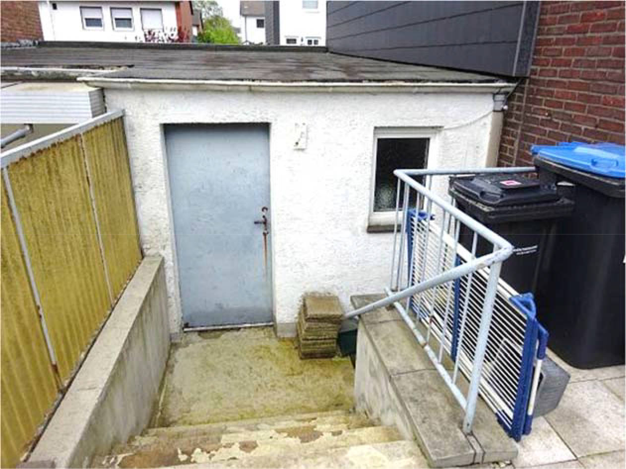 Garage, Einfamilienhaus in Lerchenweg 78, 52223 Stolberg
