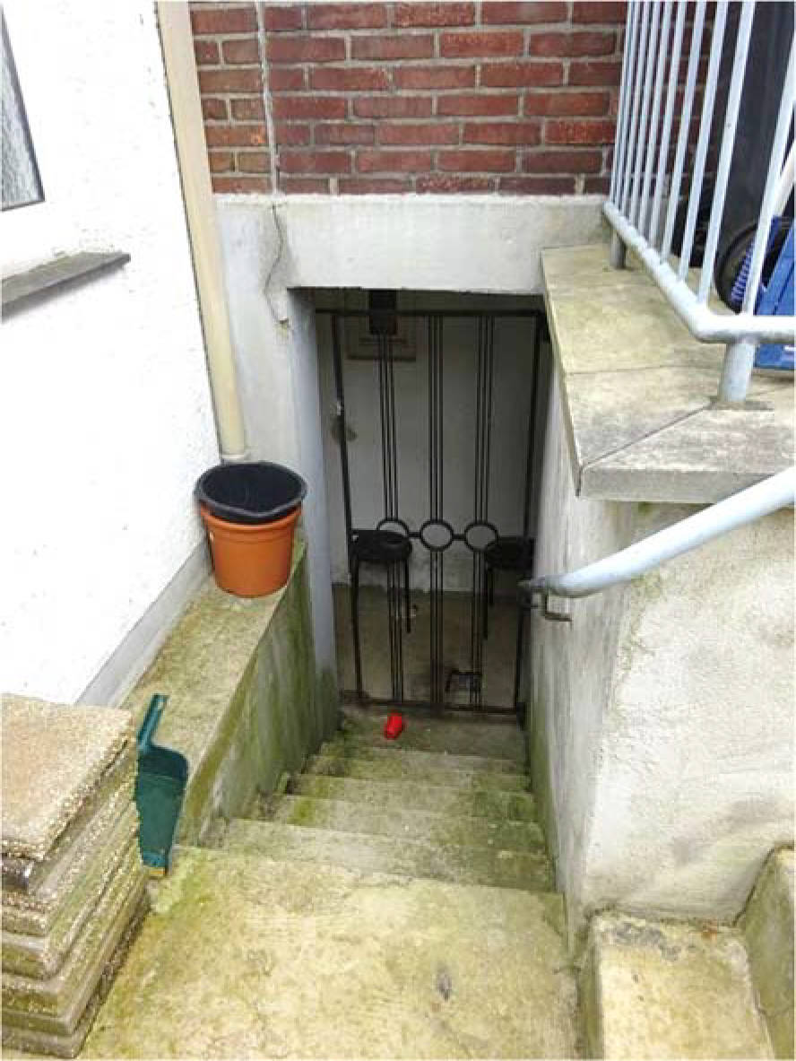Garage, Einfamilienhaus in Lerchenweg 78, 52223 Stolberg - Bild 2