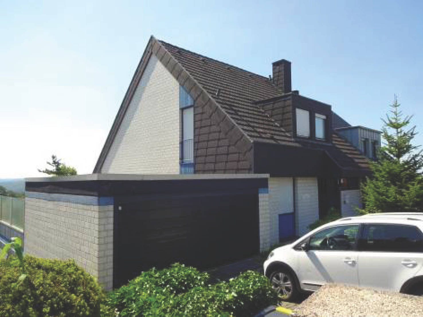 Zweifamilienhaus, Garage, einseitig angebaut mit unterkellerter Doppelgarage in Löwenzahnweg 9, 44797 Bochum, Stiepel