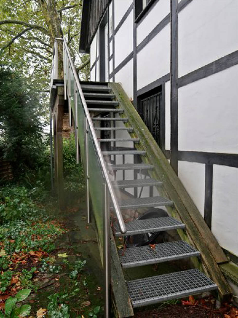 Garage, Einfamilienhaus, Freistehendes Wohnhaus mit Einliegerwohnung und Doppelgarage in Herrenacker 73, 44867 Bochum, Westenfeld - Bild 5