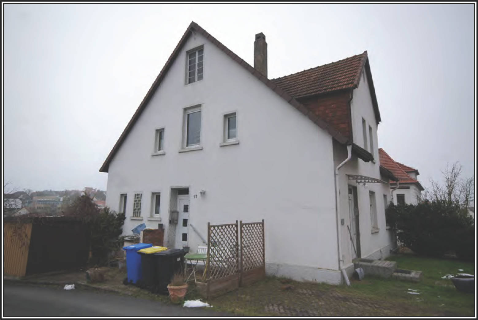 Kfz-Stellplatz, Garage, Einfamilienhaus, Die Wertermittlung erfolgte ohne Innenbesichtigung in Klosterstraße 17, 34414 Warburg - Bild 3