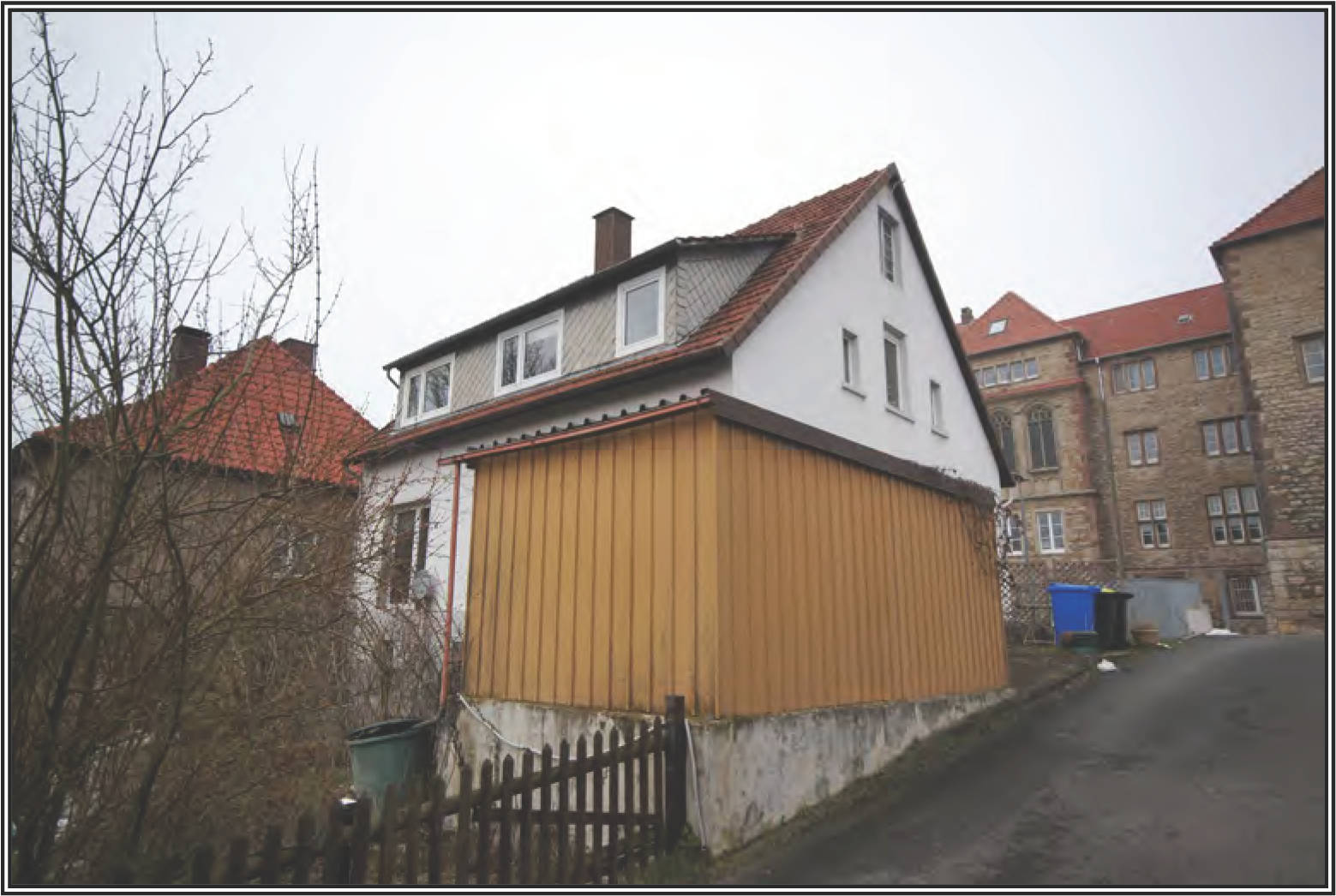 Kfz-Stellplatz, Garage, Einfamilienhaus, Die Wertermittlung erfolgte ohne Innenbesichtigung in Klosterstraße 17, 34414 Warburg - Bild 5