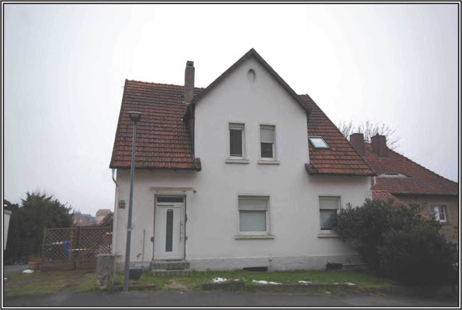 Kfz-Stellplatz, Garage, Einfamilienhaus, Die Wertermittlung erfolgte ohne Innenbesichtigung in Klosterstraße 17, 34414 Warburg - Bild 4
