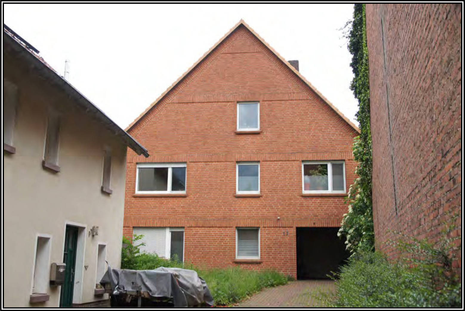 Zweifamilienhaus, Garage, Die Wertermittlung erfolgte ohne Innenbesichtigung in Kirchweg 19, 34434 Borgentreich