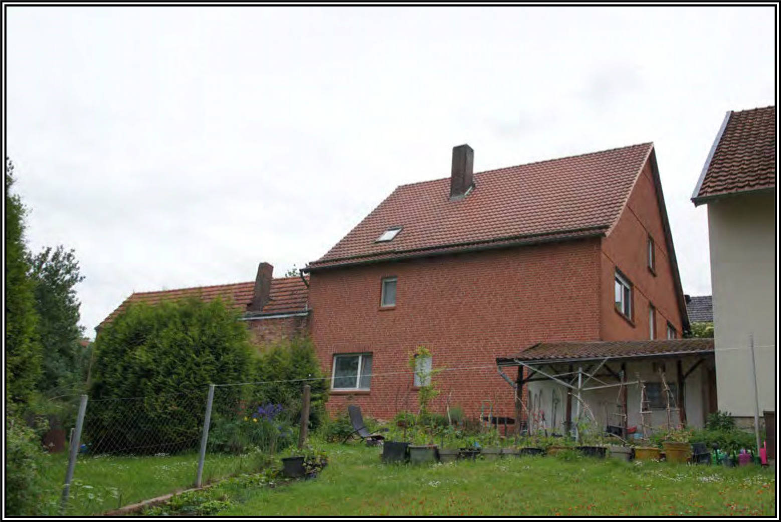 Zweifamilienhaus, Garage, Die Wertermittlung erfolgte ohne Innenbesichtigung in Kirchweg 19, 34434 Borgentreich - Bild 2