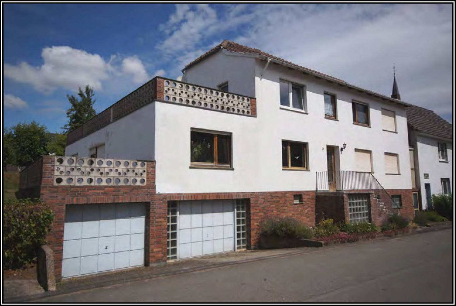 Garage, Einfamilienhaus in Mittelstraße 21, 34414 Warburg - Bild 2