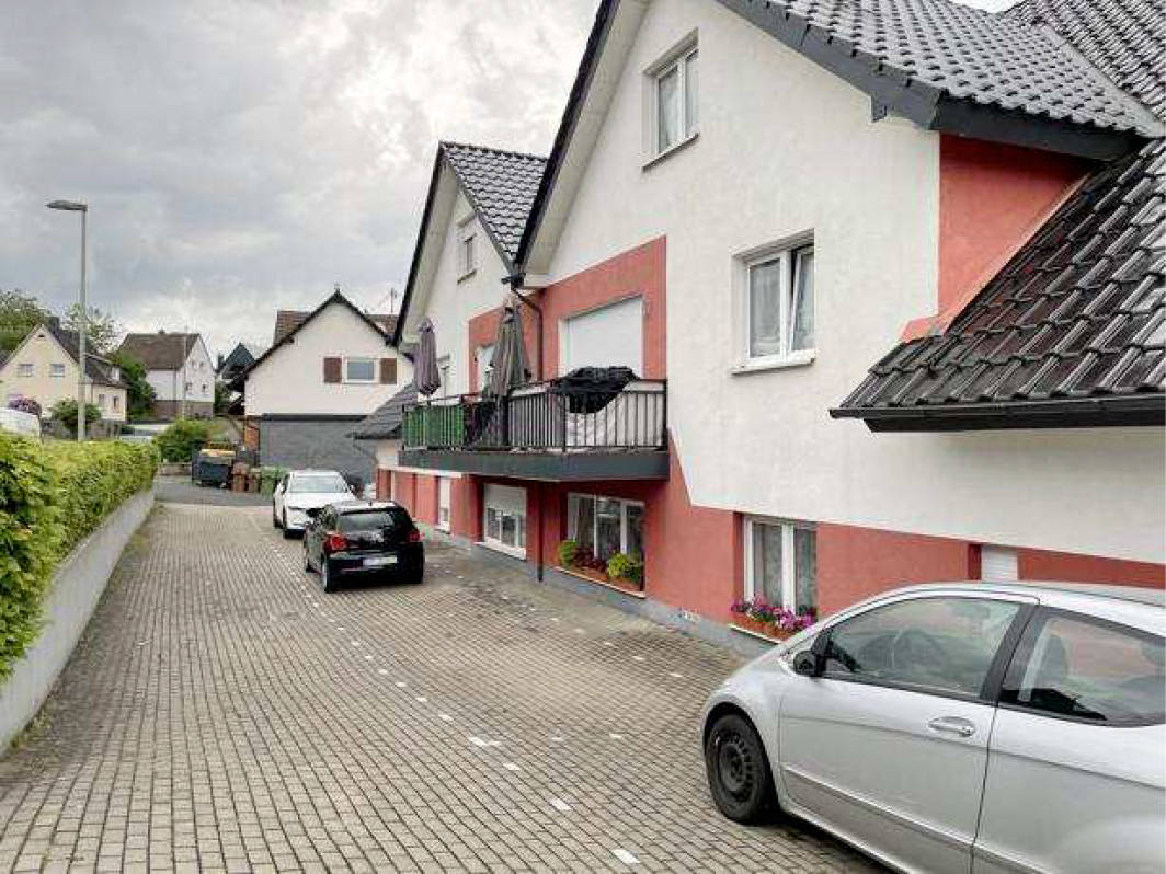 Eigentumswohnung (ab 5 Zimmer), Sondernutzungsrecht an einem Kfz-Außenstellplatz in Südring 5, 51647 Gummersbach