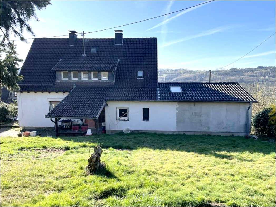 Einfamilienhaus mit Einliegerwohnung und Kellergarage in Stentenbergstraße 26, 51702 Bergneustadt - Bild 2