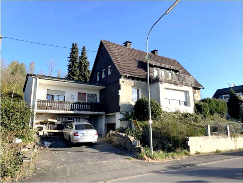 Einfamilienhaus mit Einliegerwohnung und Kellergarage in Stentenbergstraße 26, 51702 Bergneustadt