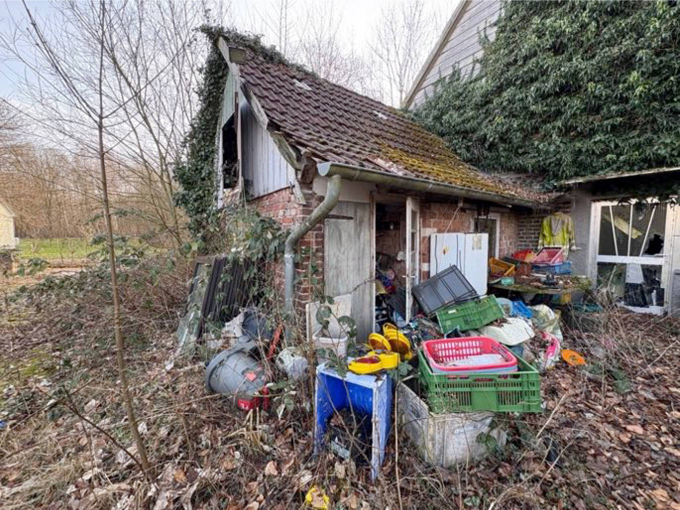 Haus mit großem Grundstück in Waldfriedenstraße 17, 32049 Herford