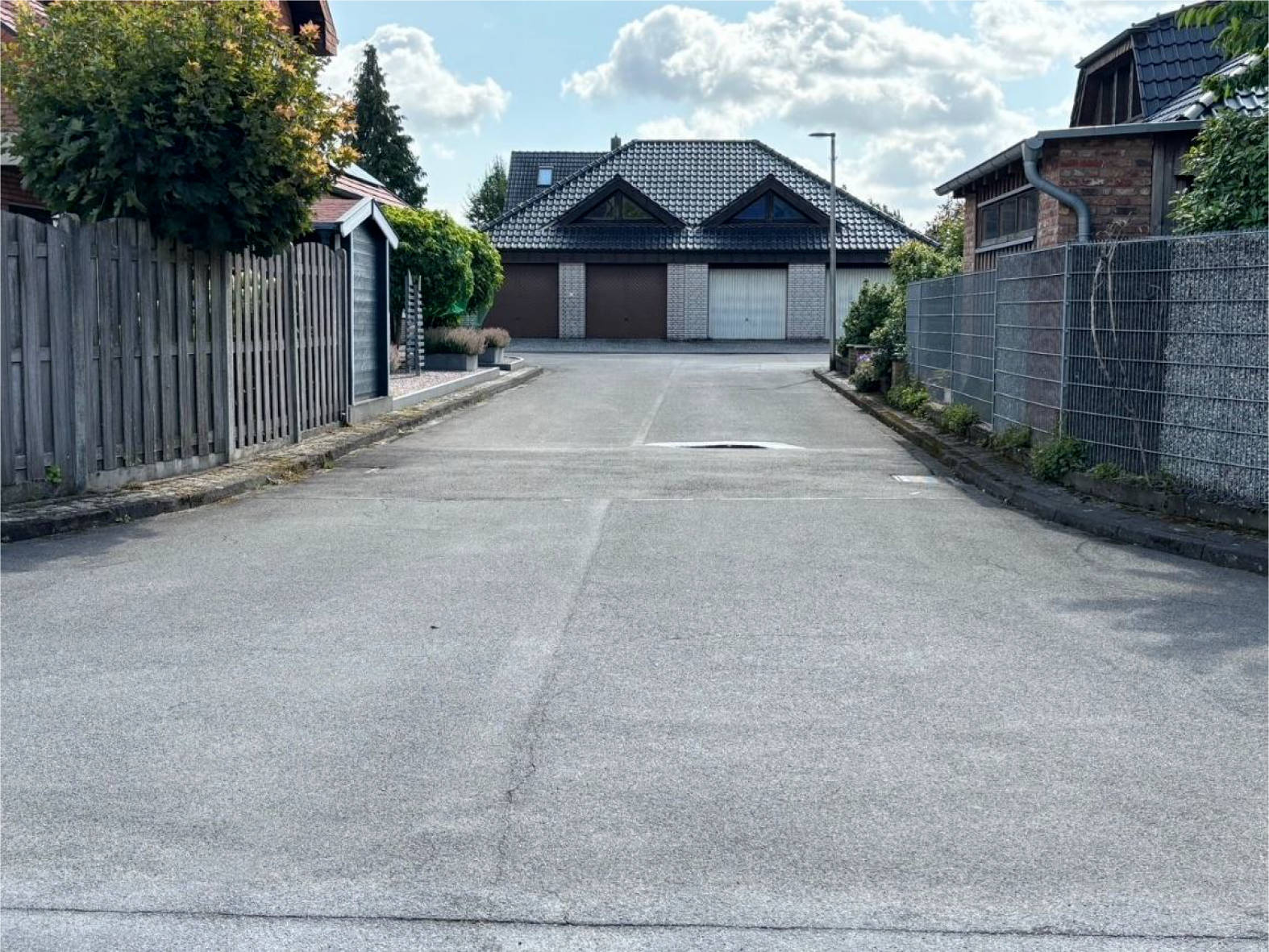 Garage, Einfamilienhaus, Doppelgarage mit überdachtem Freisitz in Azaleenweg 25, 48599 Gronau - Bild 4