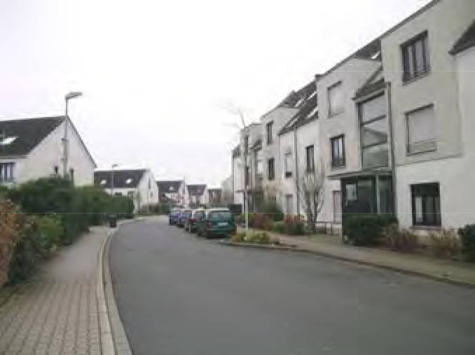 Eigentumswohnung (Maisonette) + 2 Kfz-Stellplätze (Tiefgarage) in Am Scheitenweg 3, 40589 Düsseldorf, Himmelgeist