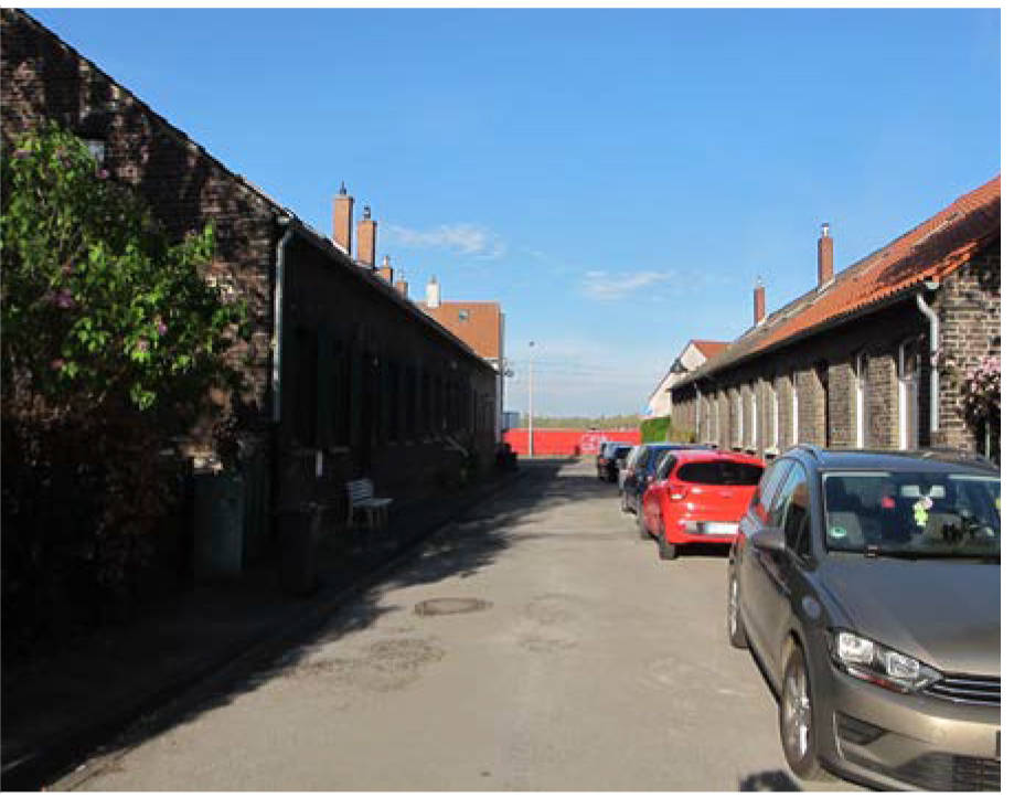 Eigentumswohnung (ab 5 Zimmer - Zweifamilienhaus) in Teutoburgstraße 5, 40625 Düsseldorf, Gerresheim