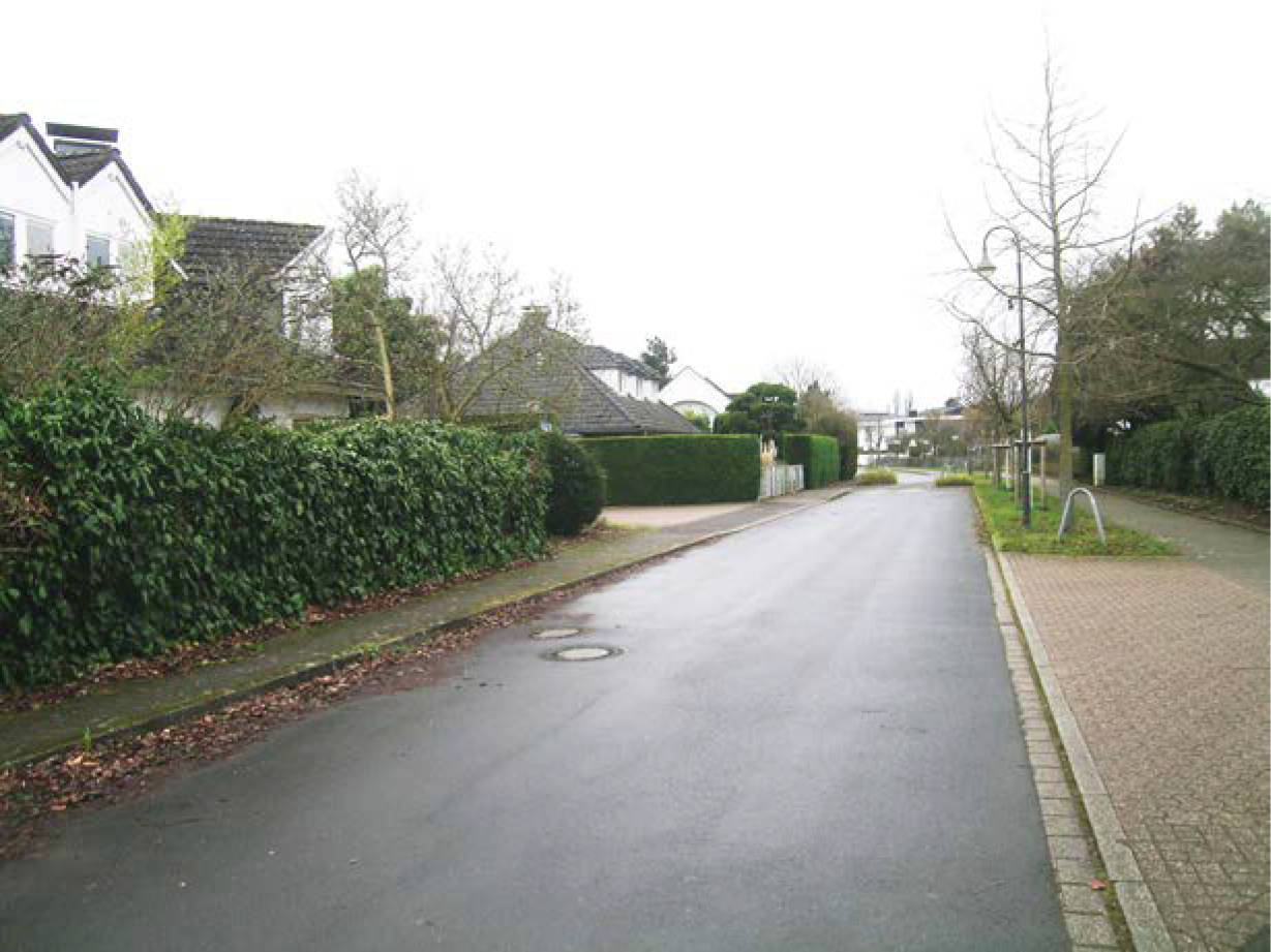 freistehendes Einfamilienhaus mit Garage in Sonnenacker 33, 40489 Düsseldorf, Wittlaer - Bild 2