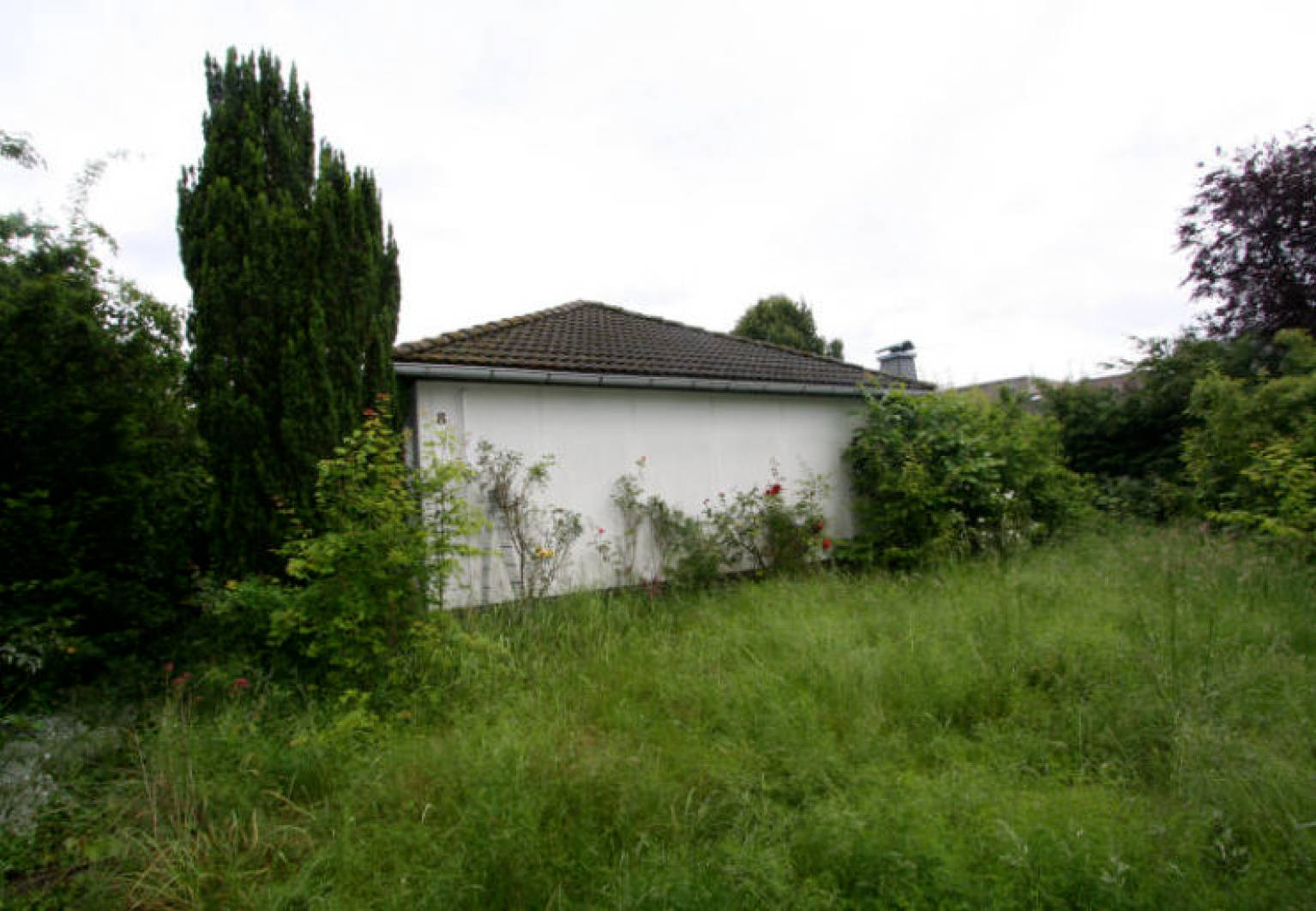 Garage, Einfamilienhaus in Buchenweg 8, 50859 Köln, Widdersdorf - Bild 2
