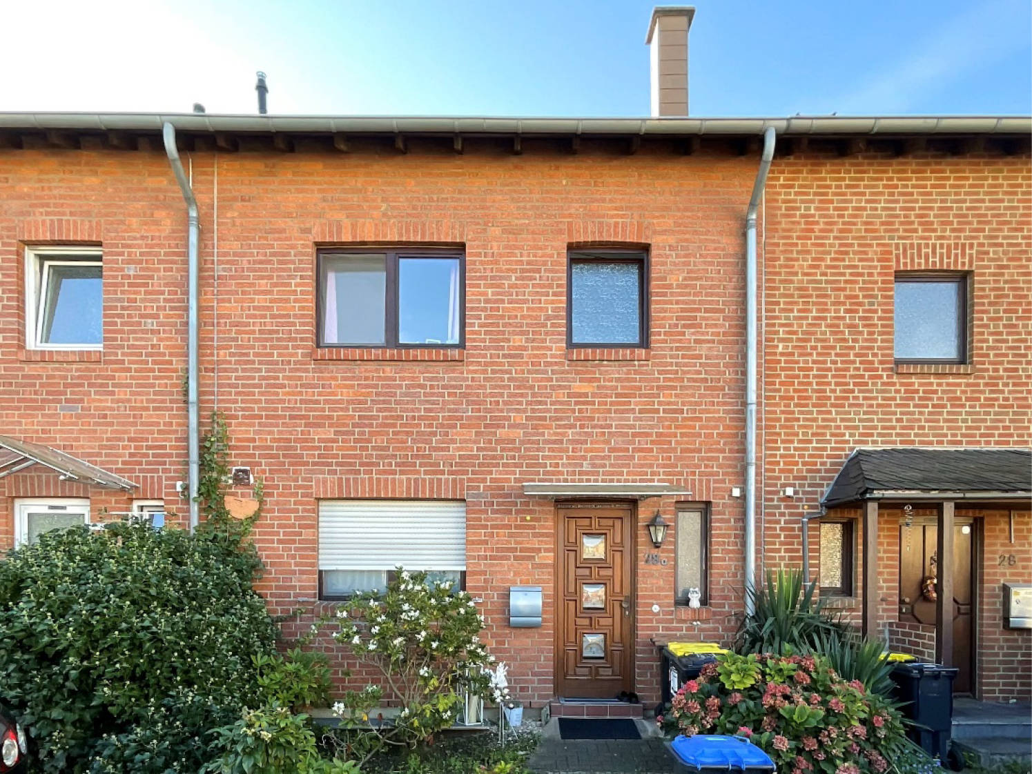 Garage, Einfamilienhaus, Reihenhaus in Ensener Weg 28 a, 50999 Köln, Weiß