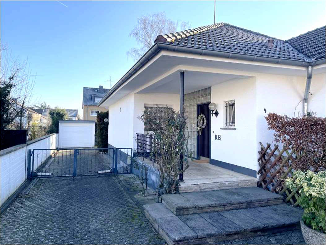 Garage, Einfamilienhaus in Kleeweg 4, 51147 Köln, Wahn - Bild 3