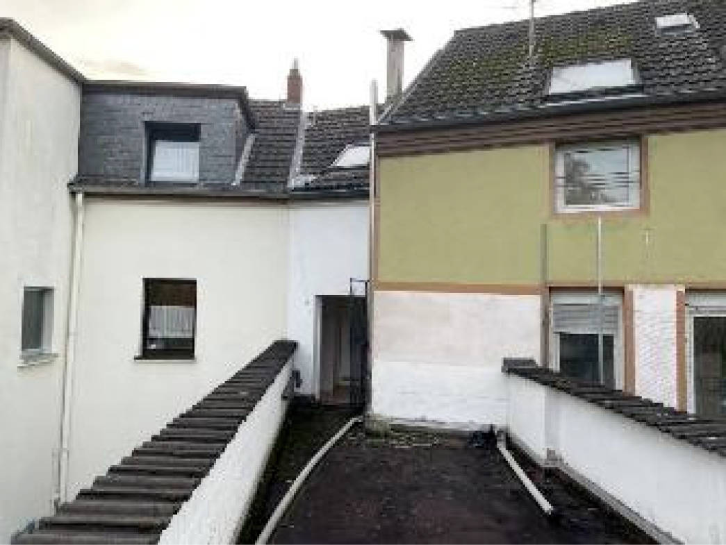 Mehrfamilienhaus, Reihenhaus in Scharffensteinstr. 102, 51061 Köln, Stammheim - Bild 2