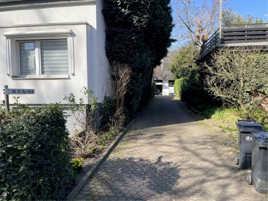 Garage, Eigentumswohnung (3 bis 4 Zimmer), Doppelparker, Wege- und Vorgartenflächen, Wege- und Vorgartenflächen in Ginsterweg 16 b, 50858 Köln, Köln-Junkersdorf - Bild 3