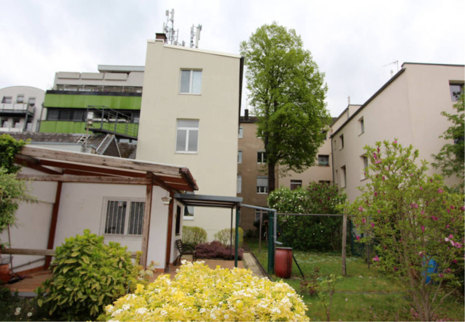 Wohn-/Geschäftshaus in Dellbrücker Hauptstr. 133, 51069 Köln, Dellbrücker Hauptstraße 133 - Bild 2