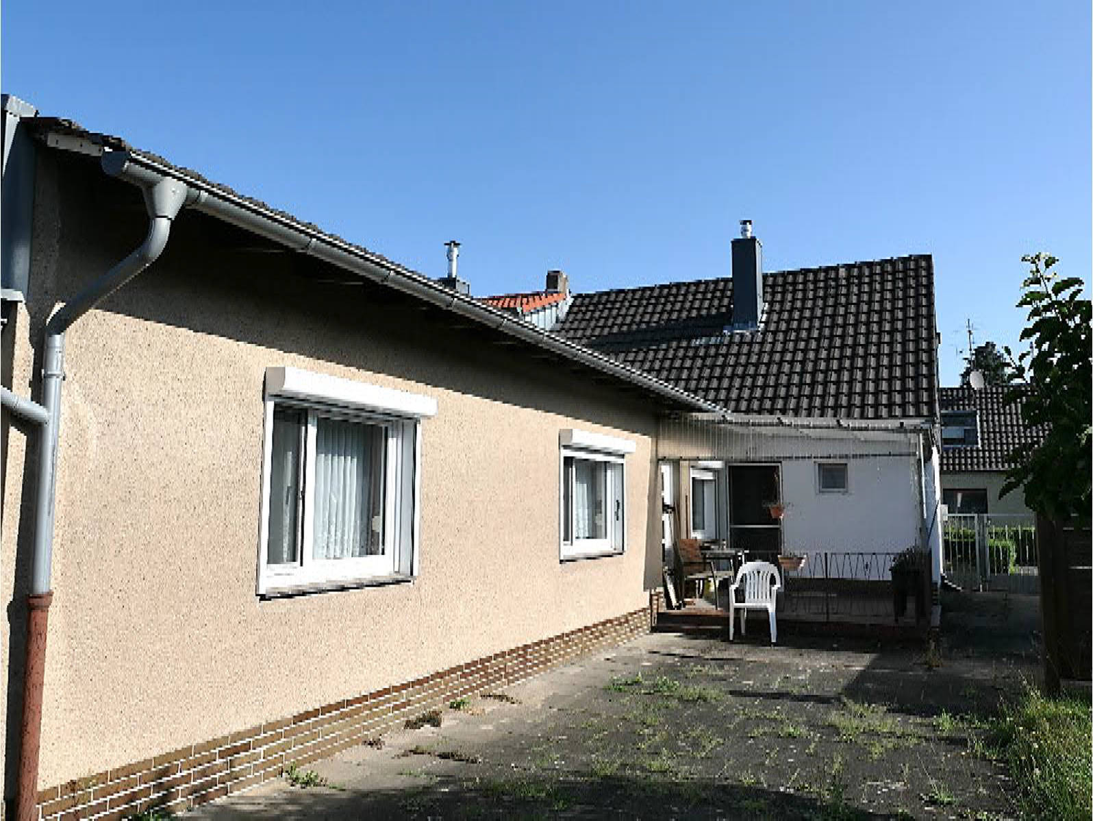 Garage, Einfamilienhaus, Doppelhaushälfte in Sperlingsweg 29, 50829 Köln, Vogelsang